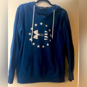 Sweatshirt hoodie with pockets.